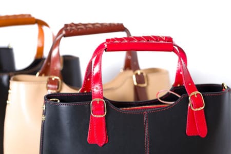 fotos von Damenhandtaschen aus echtem Leder
